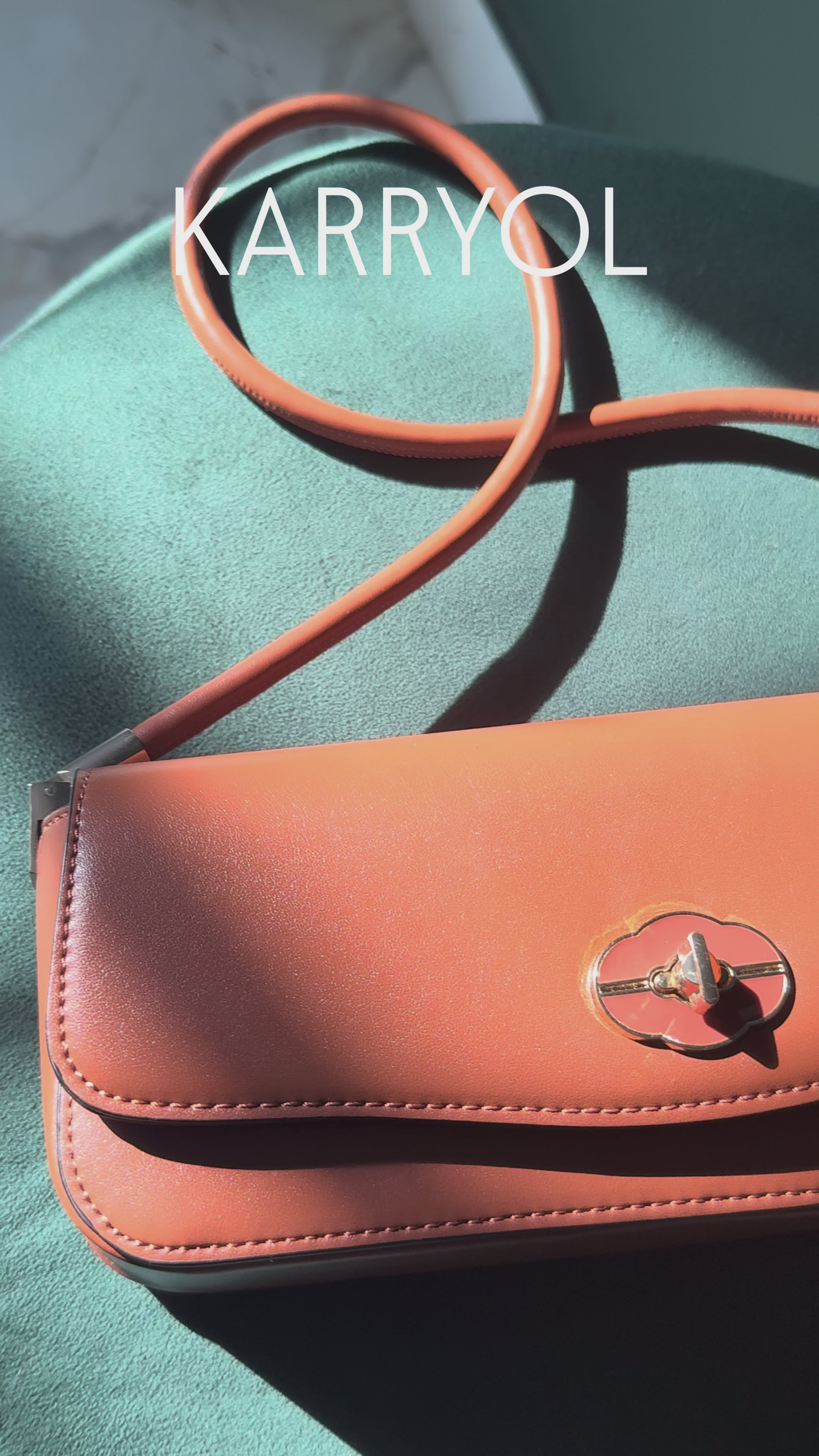 Mindi Baguette Bag - Tan